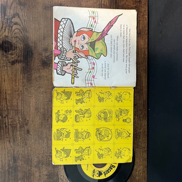 PETER PAN RECORDS "The Pied Piper" Book & Record - Picture 5 of 8